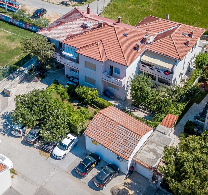 Apartaments Oma & Opa Banjol Εξωτερικό φωτογραφία
